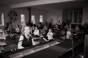 Mélie piano avec groupe à tara